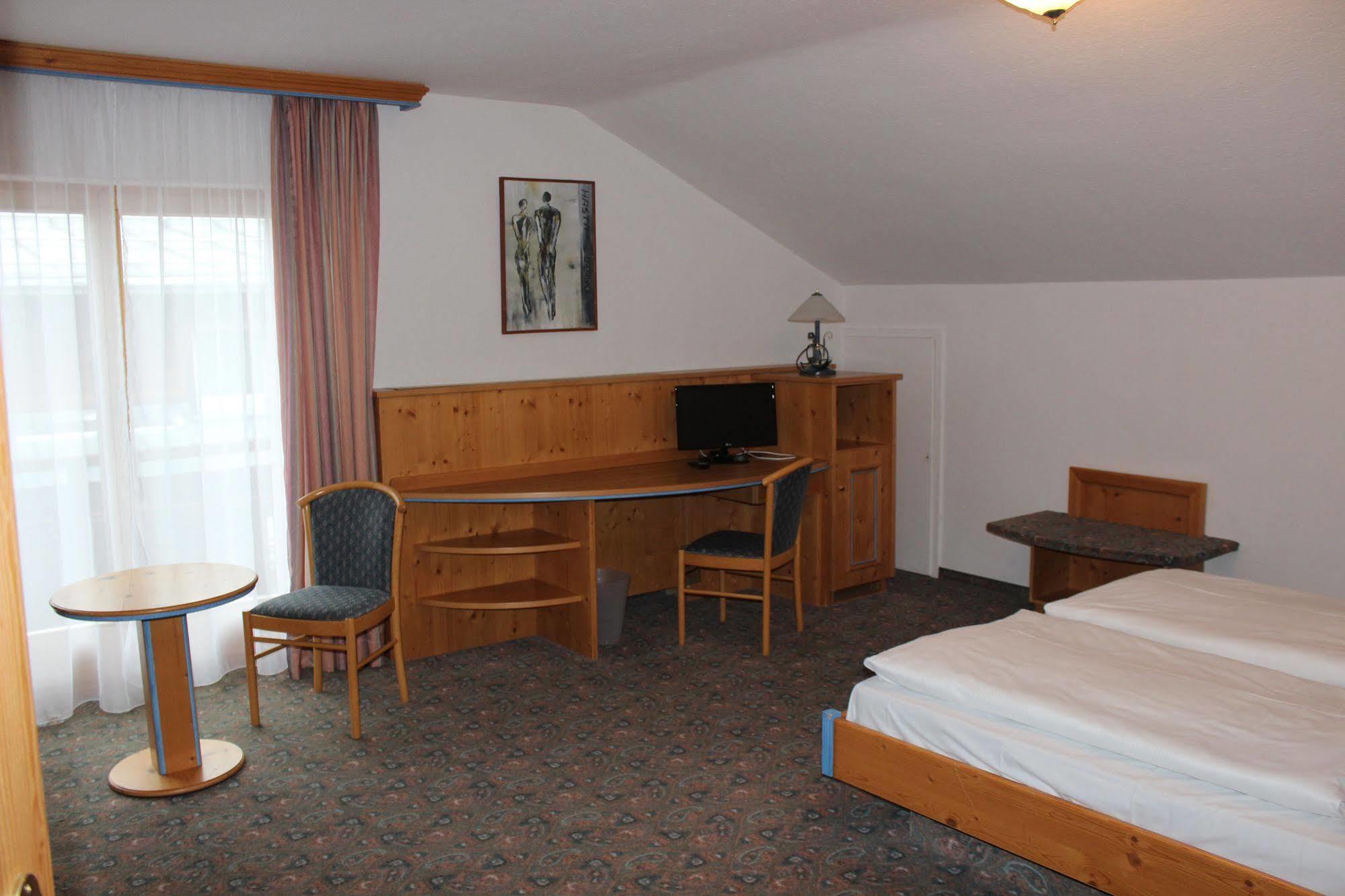 Alpenhotel Widderstein Mittelberg Exterior photo